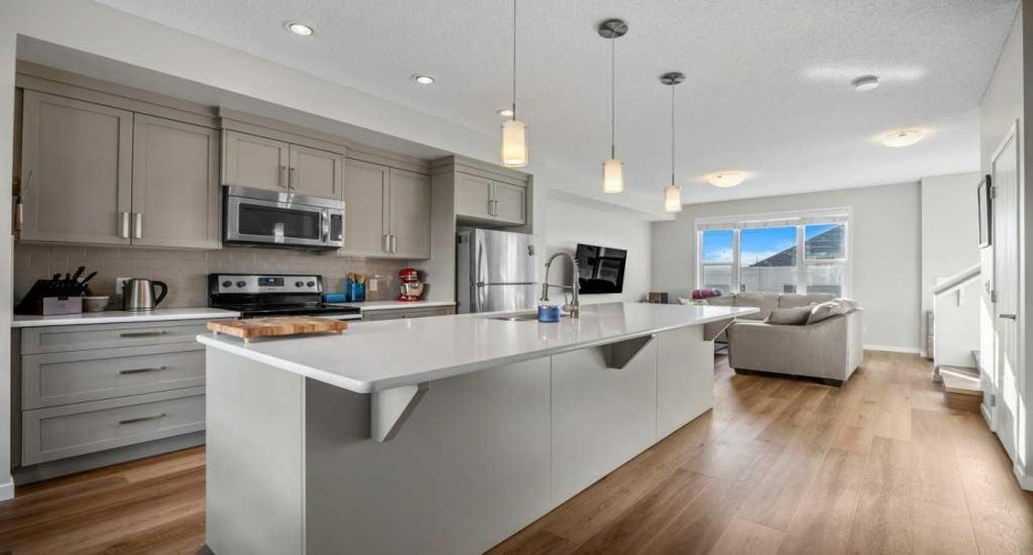 209 New Brighton Walk, Calgary, Alberta T2Z 5C7, 3 Bedrooms Bedrooms, ,3 BathroomsBathrooms,Residential,For Sale,New Brighton,A2287558