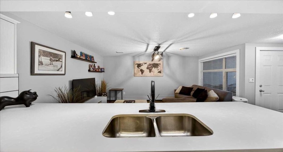 2815 17 Street, Calgary, Alberta T2T 6T5, 2 Bedrooms Bedrooms, ,1 BathroomBathrooms,Residential,For Sale,17,A2287609
