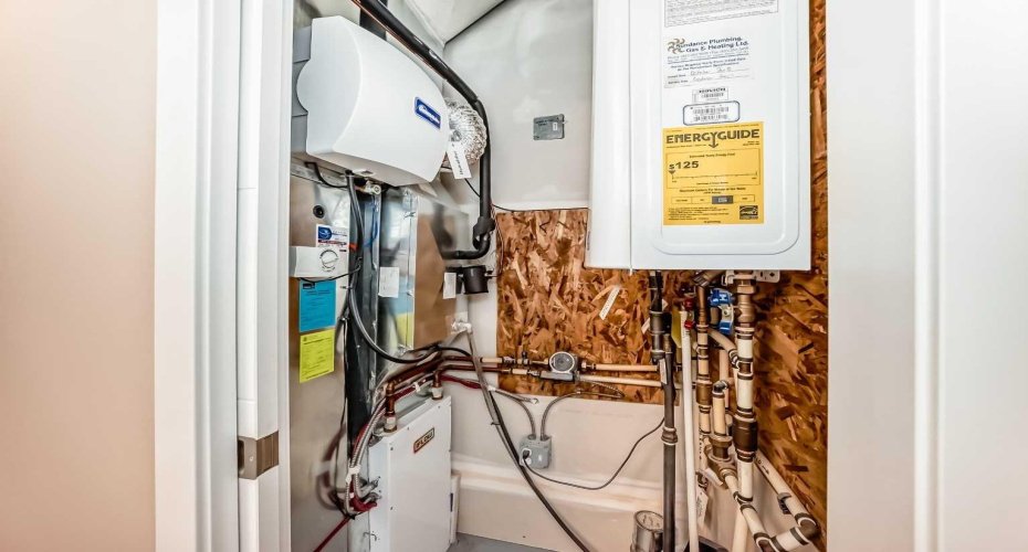 TANKLESS WATER HEATER, HUMIDIFIERPOOO