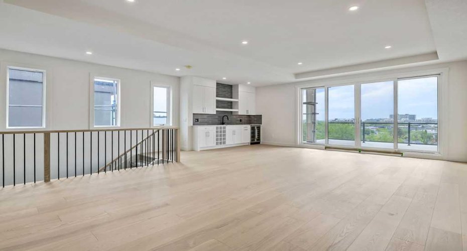 712 Bridge Crescent, Calgary, Alberta T2E 5B5, 4 Bedrooms Bedrooms, ,5 BathroomsBathrooms,Residential,For Sale,Bridge,A2288587