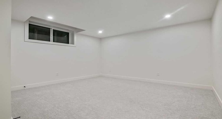 712 Bridge Crescent, Calgary, Alberta T2E 5B5, 4 Bedrooms Bedrooms, ,5 BathroomsBathrooms,Residential,For Sale,Bridge,A2288587