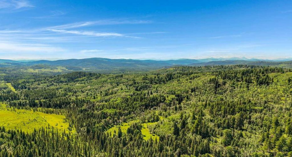 Aerial view of Kananaskis beyond property