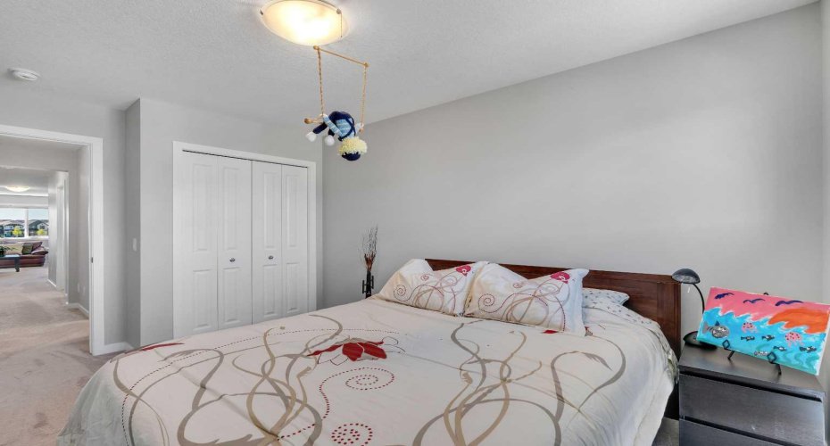 2nd  upper bedroom