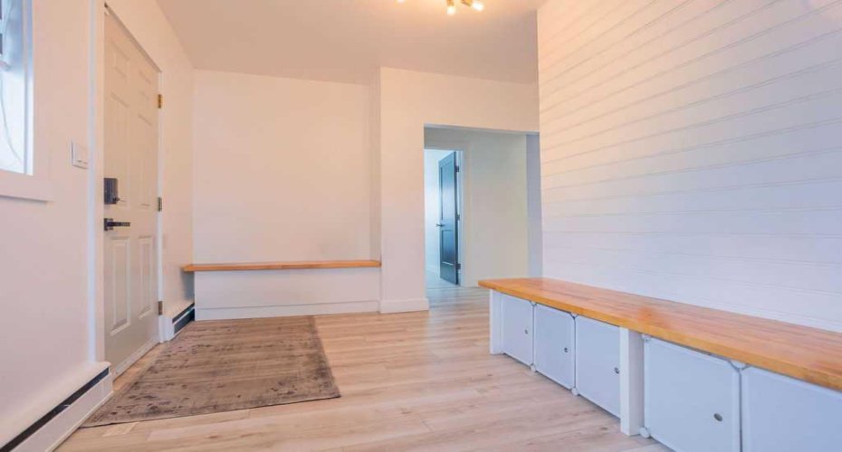 Side Entry - Mudroom
