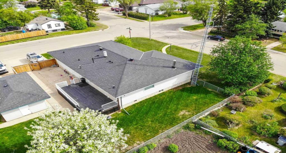 638 9 Avenue, Wainwright, Alberta T9W 1B3, 7 Bedrooms Bedrooms, ,4 BathroomsBathrooms,Residential,For Sale,9,A2289251