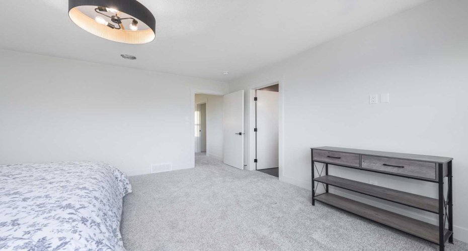 315 Waterford Road, Chestermere, Alberta T1X 3B3, 6 Bedrooms Bedrooms, ,4 BathroomsBathrooms,Residential,For Sale,Waterford,A2289319