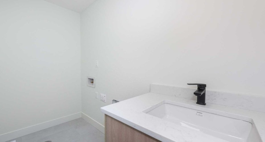 315 Waterford Road, Chestermere, Alberta T1X 3B3, 6 Bedrooms Bedrooms, ,4 BathroomsBathrooms,Residential,For Sale,Waterford,A2289319