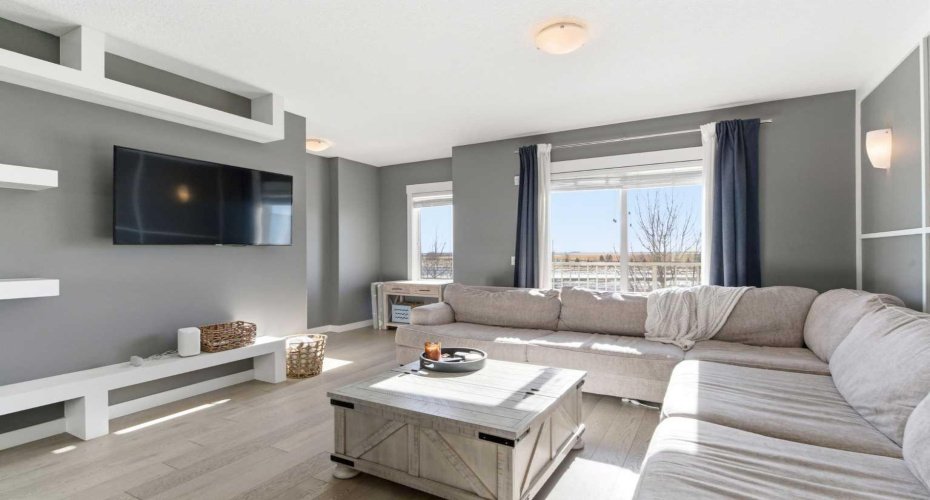 111 Rainbow Falls Gate, Chestermere, Alberta T1X 0Z5, 3 Bedrooms Bedrooms, ,3 BathroomsBathrooms,Residential,For Sale,Rainbow Falls,A2289405