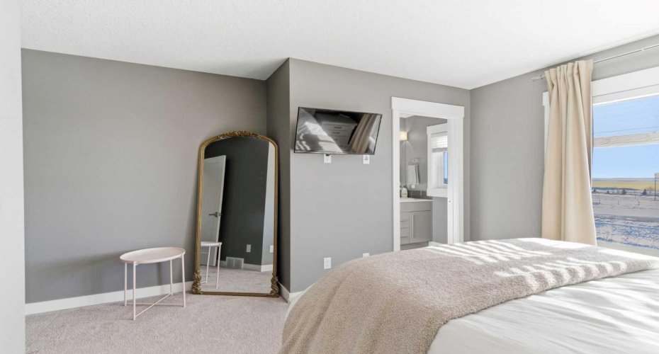 111 Rainbow Falls Gate, Chestermere, Alberta T1X 0Z5, 3 Bedrooms Bedrooms, ,3 BathroomsBathrooms,Residential,For Sale,Rainbow Falls,A2289405