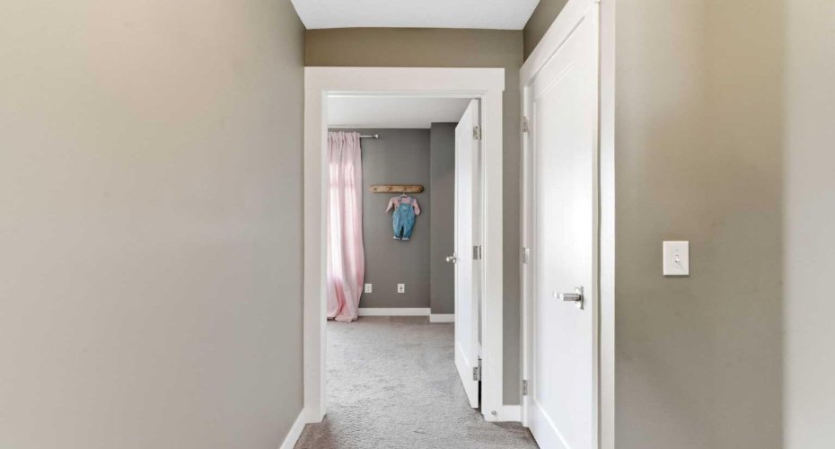 111 Rainbow Falls Gate, Chestermere, Alberta T1X 0Z5, 3 Bedrooms Bedrooms, ,3 BathroomsBathrooms,Residential,For Sale,Rainbow Falls,A2289405