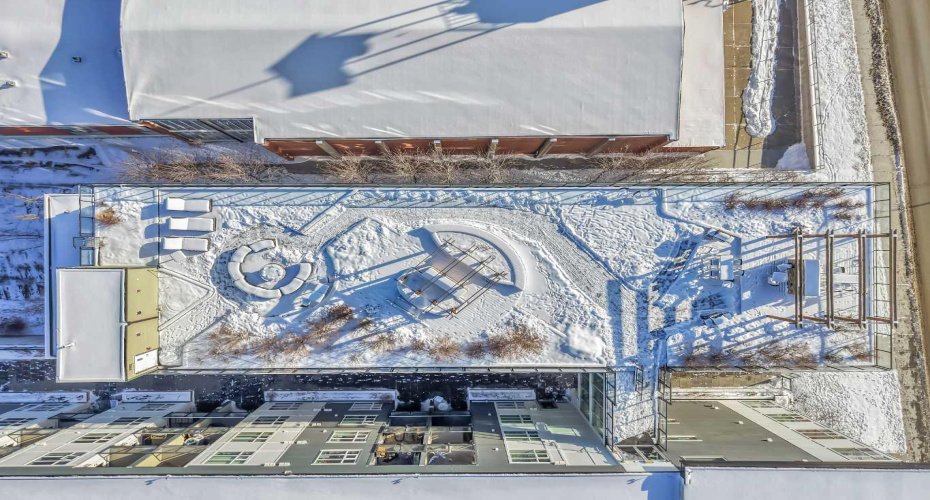 Roof-top birds eye view