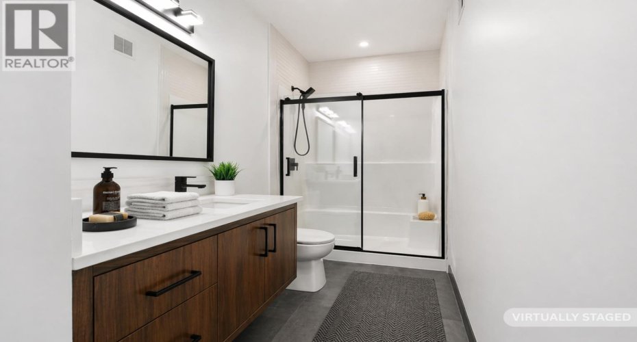 Kid's bathroom & closet