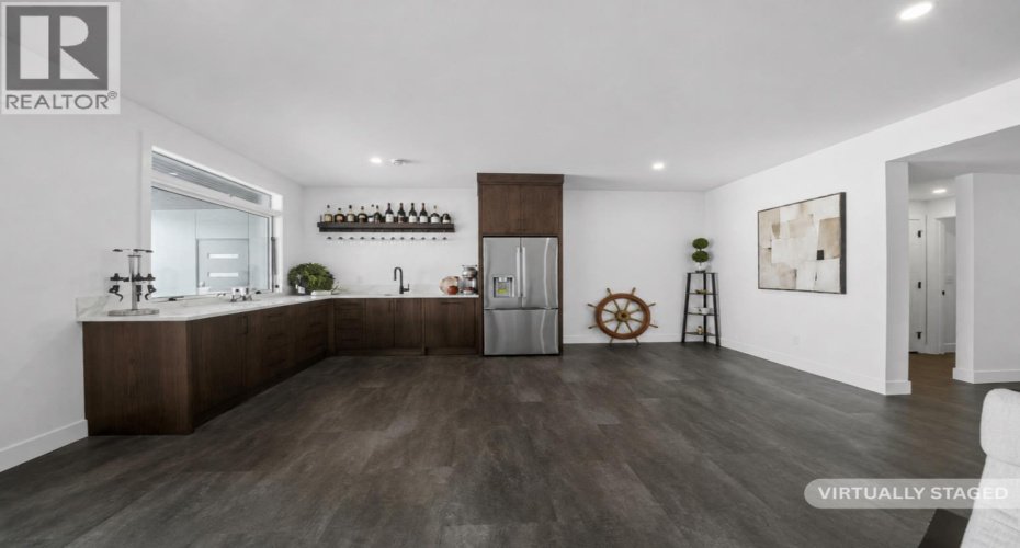Wet Bar/ dishwasher/fridge