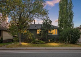527 29 Street, Calgary, Alberta T2N 2T4, 4 Bedrooms Bedrooms, ,2 BathroomsBathrooms,Residential,For Sale,29,A2288197