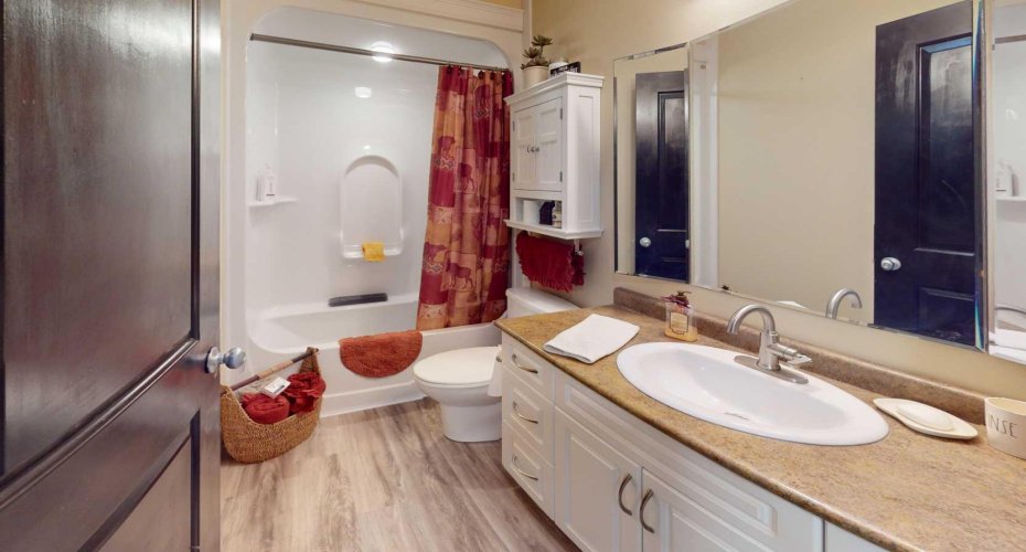Main Floor bathroom