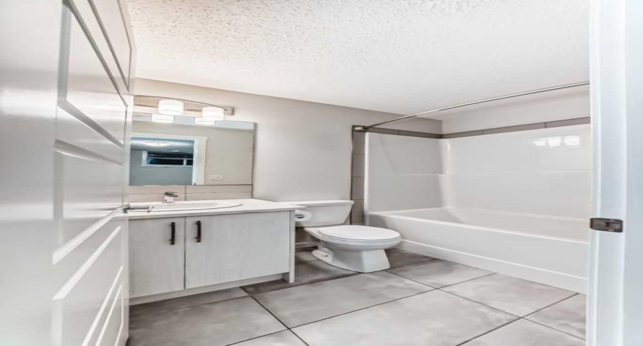 4 Pc Ensuite