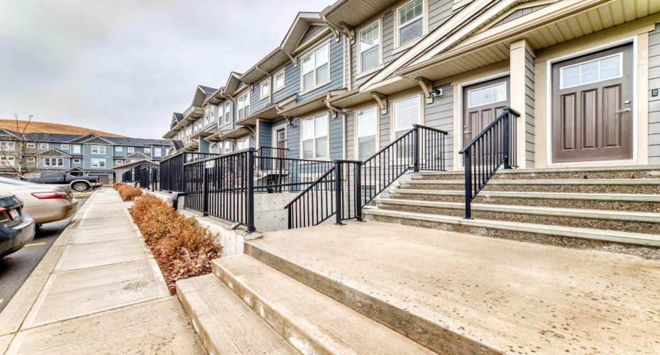 152 Cranbrook Square, Calgary, Alberta T3M3E3, 3 Bedrooms Bedrooms, ,2 BathroomsBathrooms,Residential,For Sale,Cranbrook,A2289605