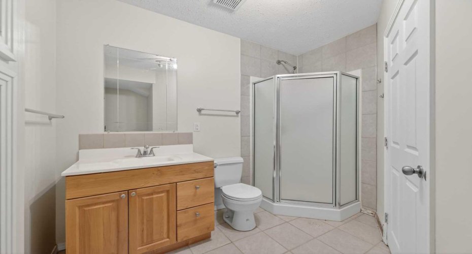 Suite Home lower bath