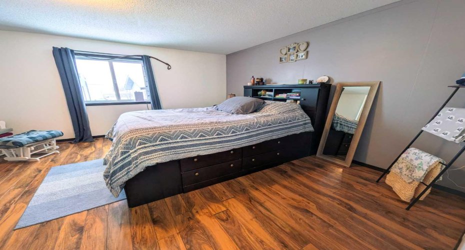 4523 51 Street, Rycroft, Alberta T0H3A0, 4 Bedrooms Bedrooms, ,2 BathroomsBathrooms,Residential,For Sale,51,A2289622