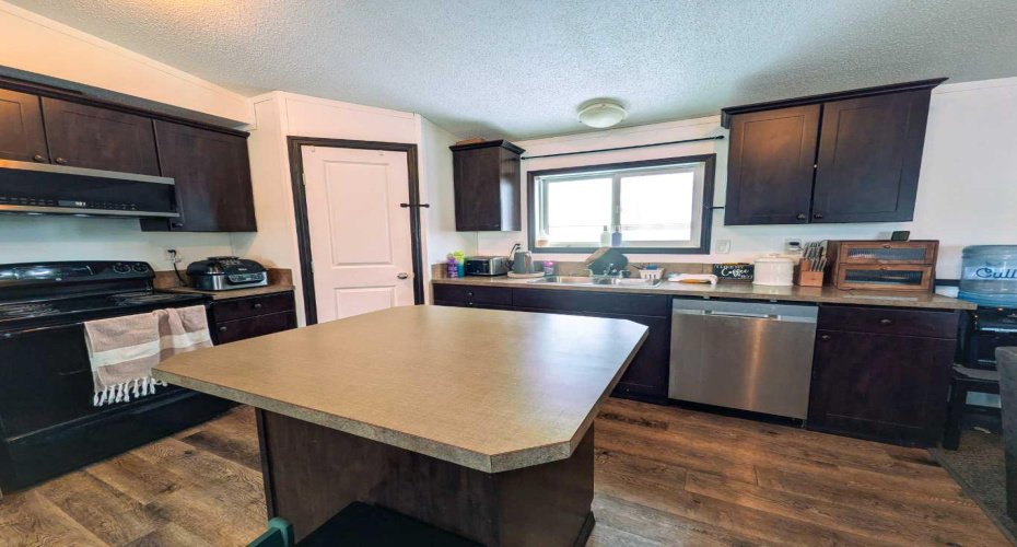4523 51 Street, Rycroft, Alberta T0H3A0, 4 Bedrooms Bedrooms, ,2 BathroomsBathrooms,Residential,For Sale,51,A2289622