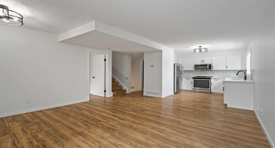 3800 Fonda Way, Calgary, Alberta T2A 6G8, 3 Bedrooms Bedrooms, ,2 BathroomsBathrooms,Residential,For Sale,Fonda,A2289636