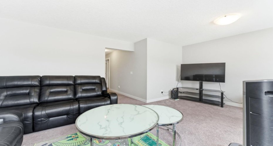 14 Belvedere Point, Calgary, Alberta T2A 7G1, 5 Bedrooms Bedrooms, ,4 BathroomsBathrooms,Residential,For Sale,Belvedere,A2288090