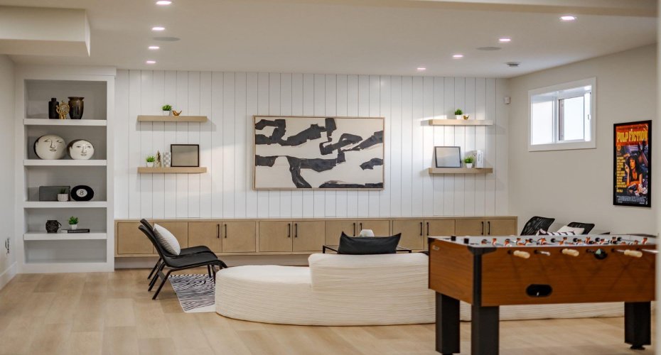 2057 Waterbury Road, Chestermere, Alberta T1X 3A9, 7 Bedrooms Bedrooms, ,5 BathroomsBathrooms,Residential,For Sale,Waterbury,A2288443