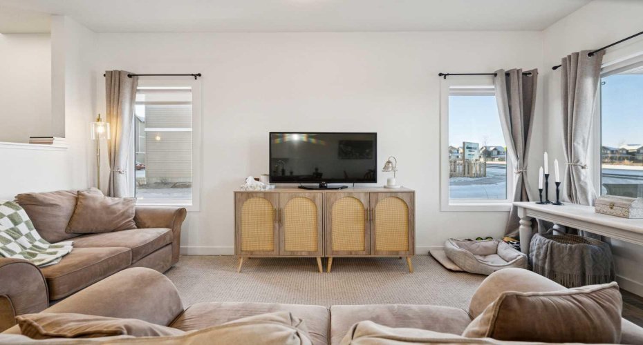 24 Rivercrest Drive, Cochrane, Alberta T4C 2V2, 3 Bedrooms Bedrooms, ,3 BathroomsBathrooms,Residential,For Sale,Rivercrest,A2286814