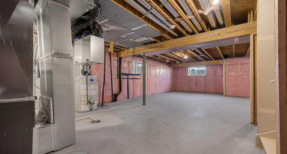 **Photos & Iguide are of 19 Clearwater Lane, a Genesis Builders Group home, same floor plan. Colours & Finishes may differ.