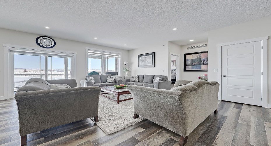 125 Westview Drive, Nanton, Alberta T0L 1R0, 6 Bedrooms Bedrooms, ,4 BathroomsBathrooms,Residential,For Sale,Westview,A2288042