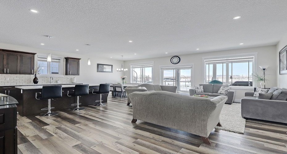 125 Westview Drive, Nanton, Alberta T0L 1R0, 6 Bedrooms Bedrooms, ,4 BathroomsBathrooms,Residential,For Sale,Westview,A2288042