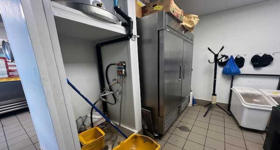 Calgary, Alberta, ,Commercial,For Lease,A2288546
