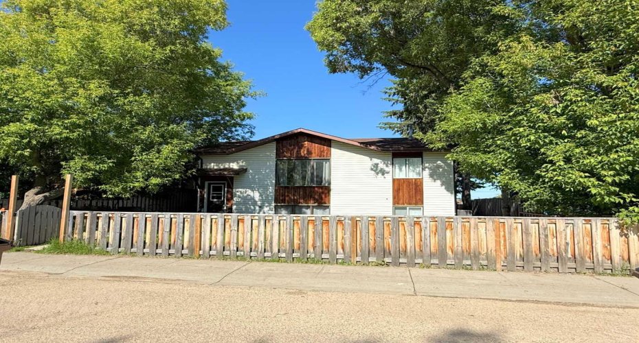 4909 42 Street, Athabasca, Alberta T9S 1P7, 5 Bedrooms Bedrooms, ,2 BathroomsBathrooms,Residential,For Sale,42,A2289265