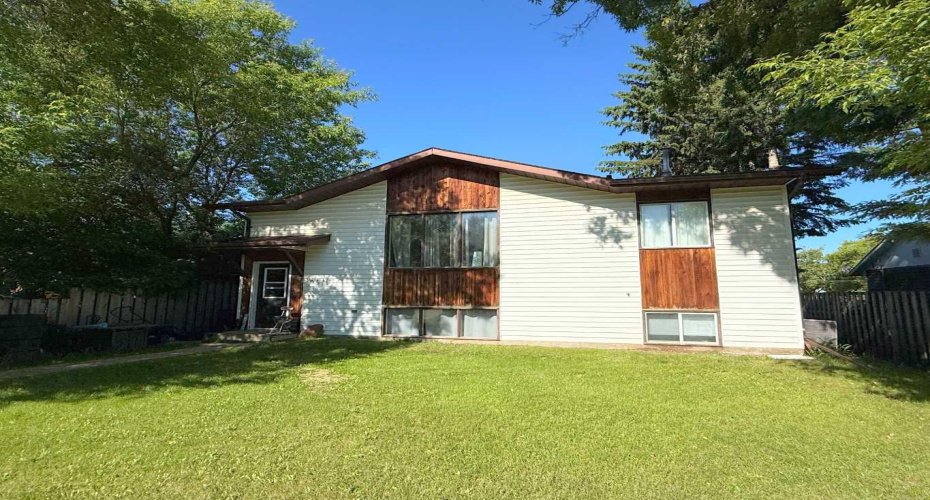 4909 42 Street, Athabasca, Alberta T9S 1P7, 5 Bedrooms Bedrooms, ,2 BathroomsBathrooms,Residential,For Sale,42,A2289265