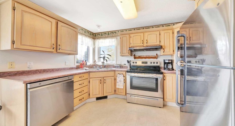 220 1 Avenue, Maidstone, Saskatchewan S0M 1M0, 4 Bedrooms Bedrooms, ,3 BathroomsBathrooms,Residential,For Sale,1,A2289430
