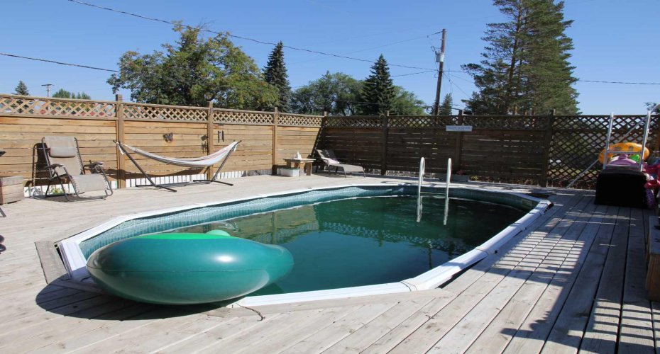 220 1 Avenue, Maidstone, Saskatchewan S0M 1M0, 4 Bedrooms Bedrooms, ,3 BathroomsBathrooms,Residential,For Sale,1,A2289430
