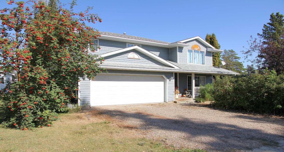 220 1 Avenue, Maidstone, Saskatchewan S0M 1M0, 4 Bedrooms Bedrooms, ,3 BathroomsBathrooms,Residential,For Sale,1,A2289430