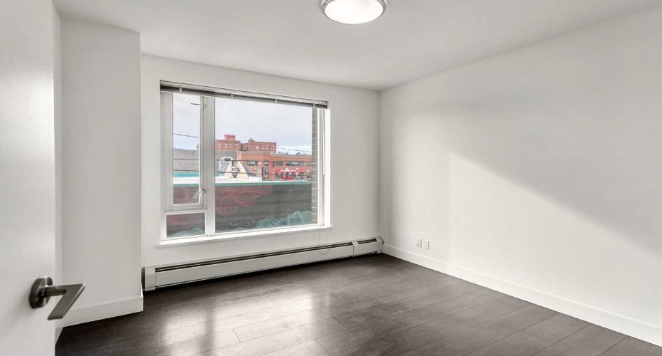 2nd upper bedroom has ample closet space & a 3pc ensuite.