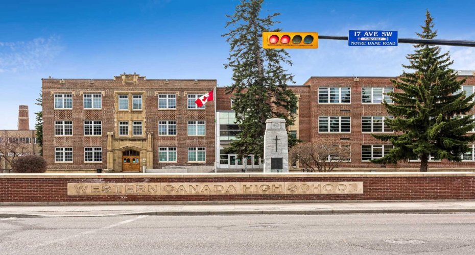 1500 7 Street, Calgary, Alberta T2R 1A7, 2 Bedrooms Bedrooms, ,3 BathroomsBathrooms,Residential,For Sale,7,A2289513