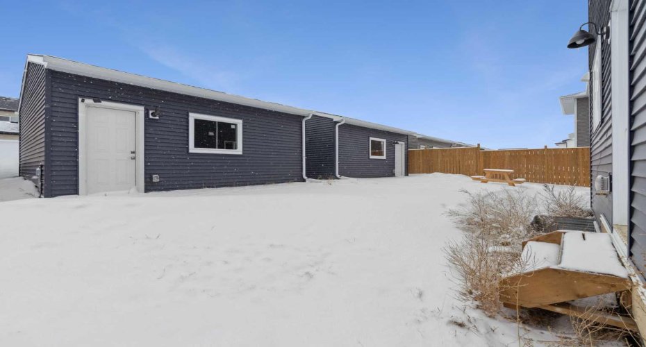 556 Chelsea Gardens, Chestermere, Alberta T1X2V4, 3 Bedrooms Bedrooms, ,3 BathroomsBathrooms,Residential,For Sale,Chelsea,A2289565