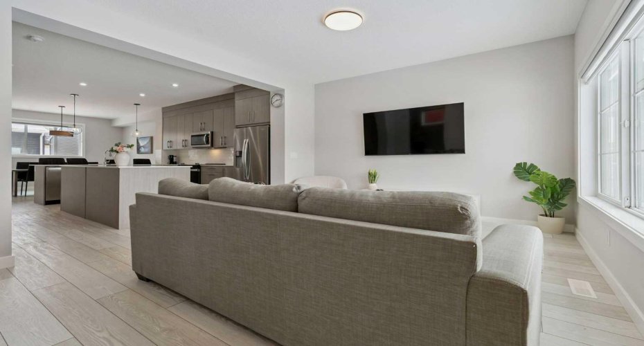 556 Chelsea Gardens, Chestermere, Alberta T1X2V4, 3 Bedrooms Bedrooms, ,3 BathroomsBathrooms,Residential,For Sale,Chelsea,A2289565