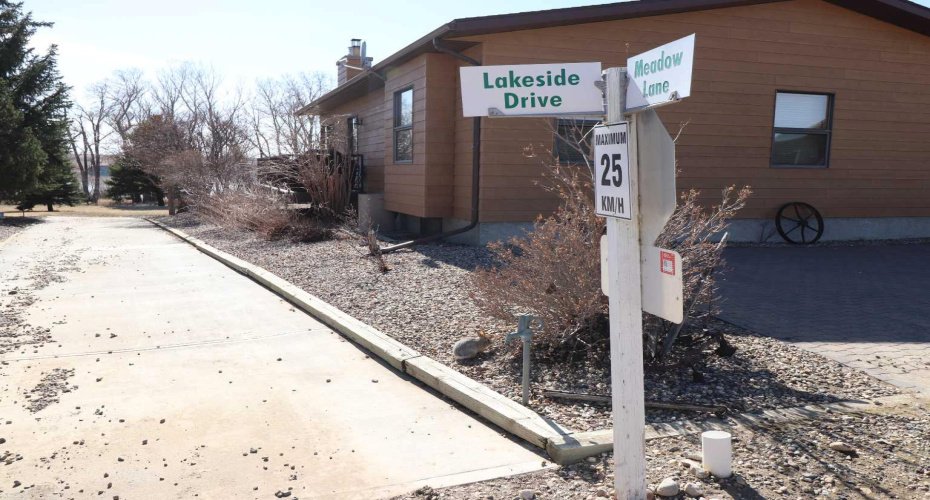 Lane to Lake