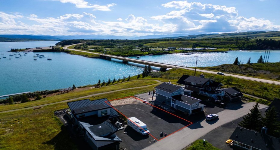An incredible lot with even more incredible views...