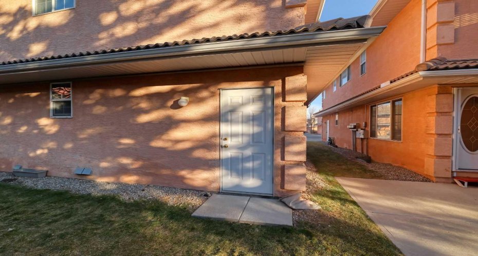 501 Coral Cove, Calgary, Alberta T3J 3Y9, 2 Bedrooms Bedrooms, ,3 BathroomsBathrooms,Residential,For Sale,Coral,A2280990