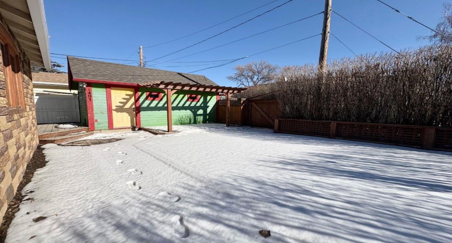 Single detached garage