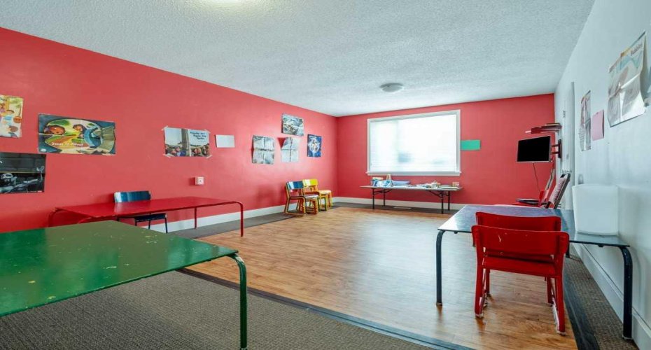327 10 Street, Lethbridge, Alberta T1J 2M7, ,Commercial,For Sale,Fresh Life Church,10,A2242135