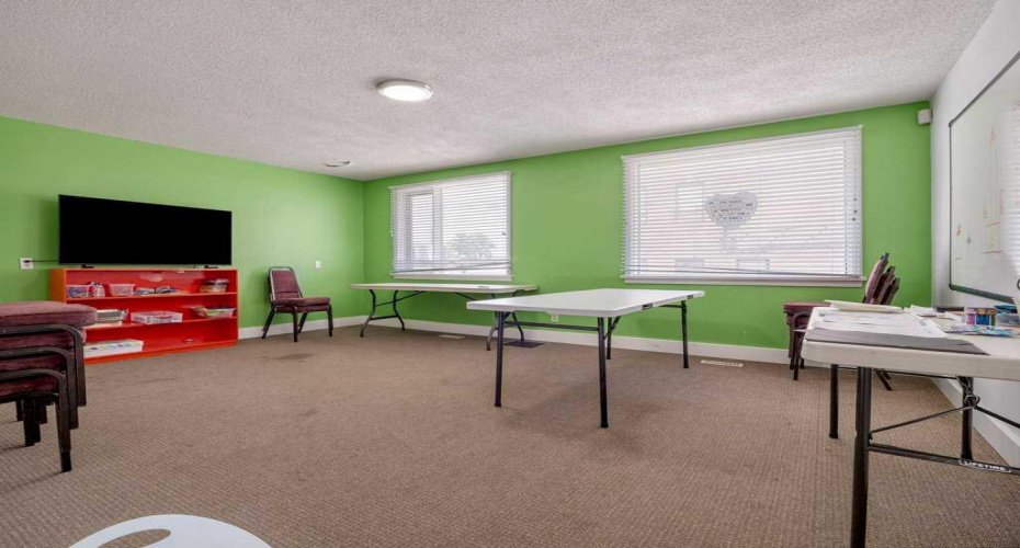 327 10 Street, Lethbridge, Alberta T1J 2M7, ,Commercial,For Sale,Fresh Life Church,10,A2242135