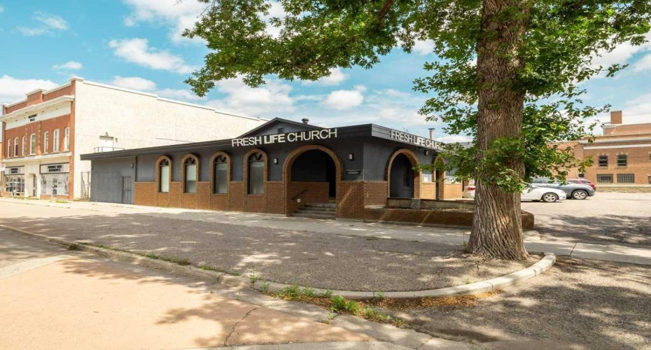 327 10 Street, Lethbridge, Alberta T1J 2M7, ,Commercial,For Sale,Fresh Life Church,10,A2242135