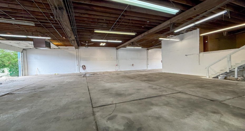2211 2 Avenue, Lethbridge, Alberta T1H 0C1, ,Commercial,For Lease,2,A2243264