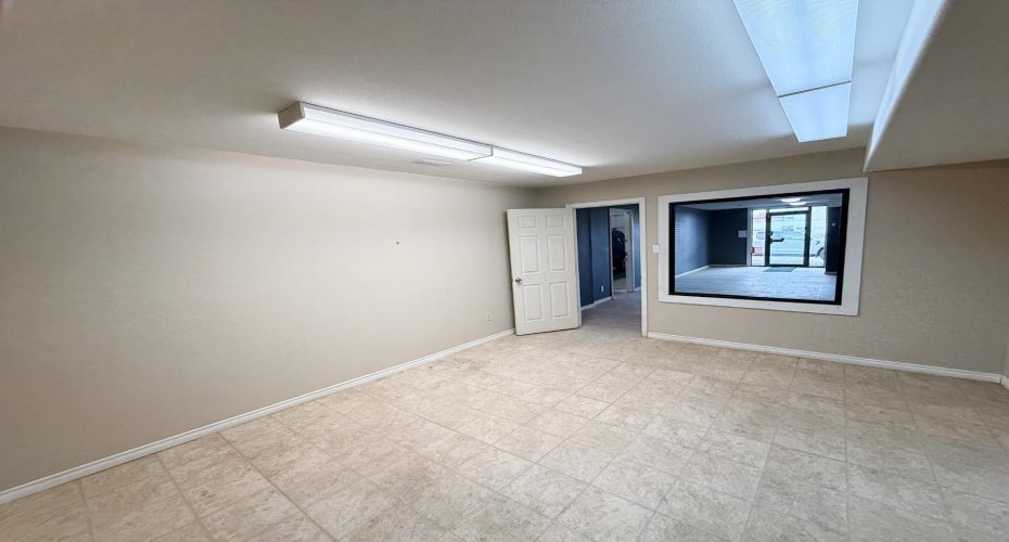 2211 2 Avenue, Lethbridge, Alberta T1H 0C1, ,Commercial,For Lease,2,A2243264